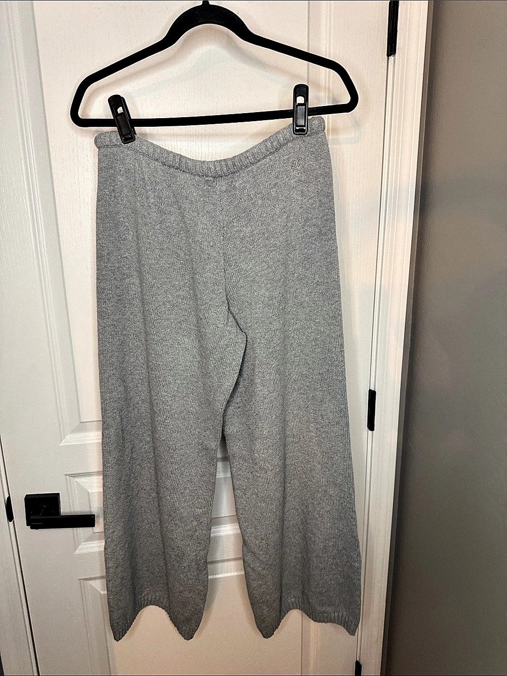 Frankie’s Bikinis Gray Wide Leg Sweater Pants Size Medium Like New
